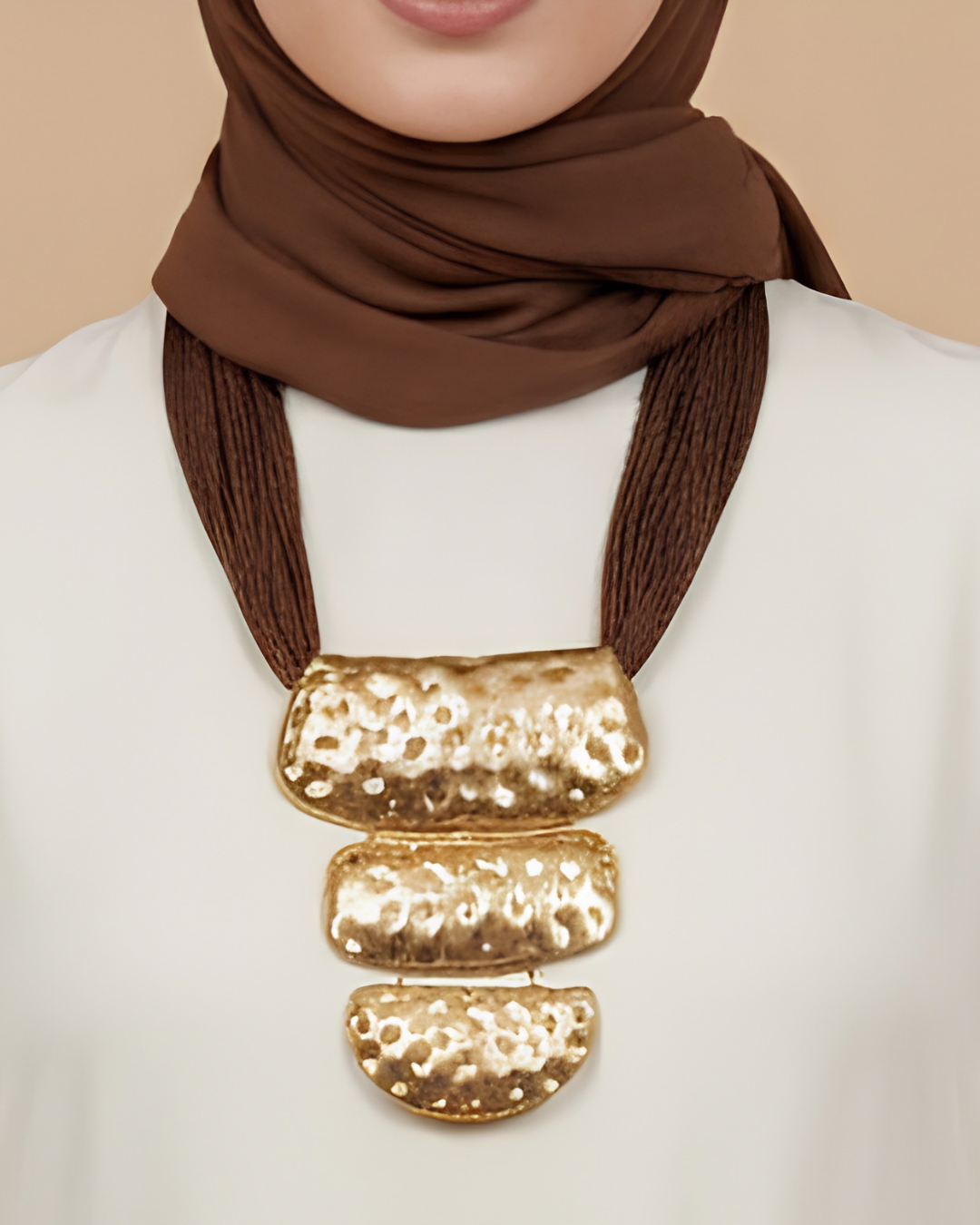 Collana Tasnim